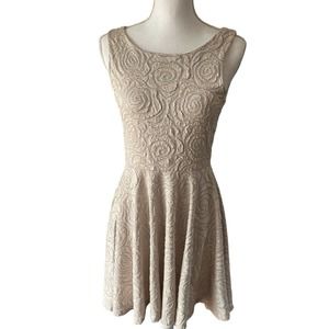 Audrey 3+1 Cream Floral Fit & Flare Sleeveless Dress Size Small
